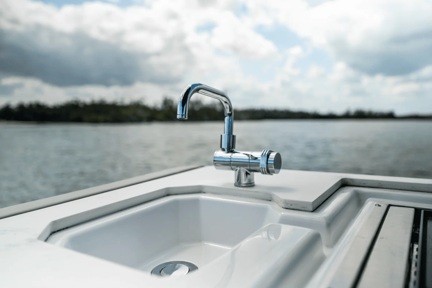 2026 Cruisers Yachts 34 GLS Outboard Image Thumbnail #82