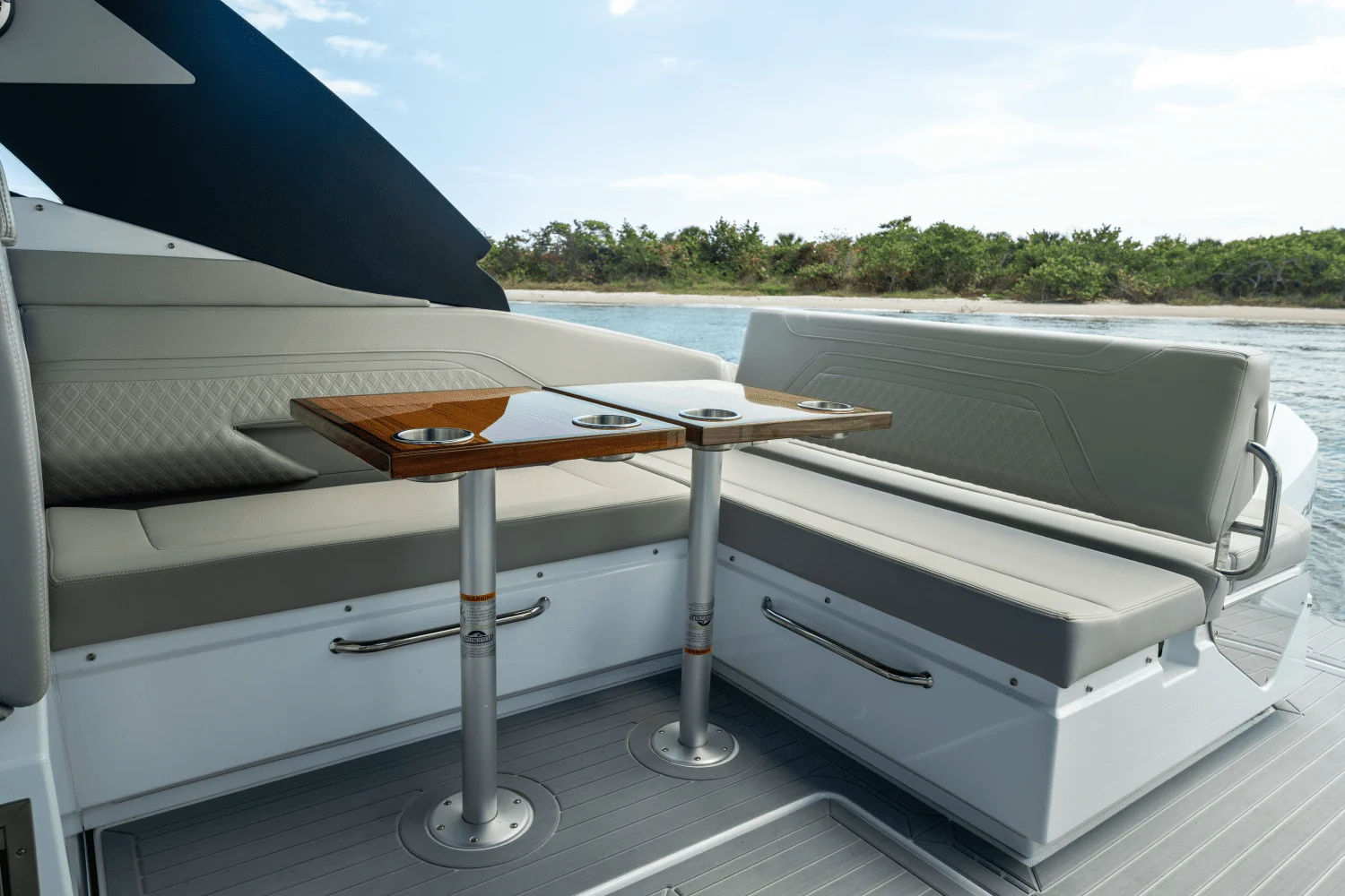 2026 Cruisers Yachts 34 GLS Outboard Image Thumbnail #70