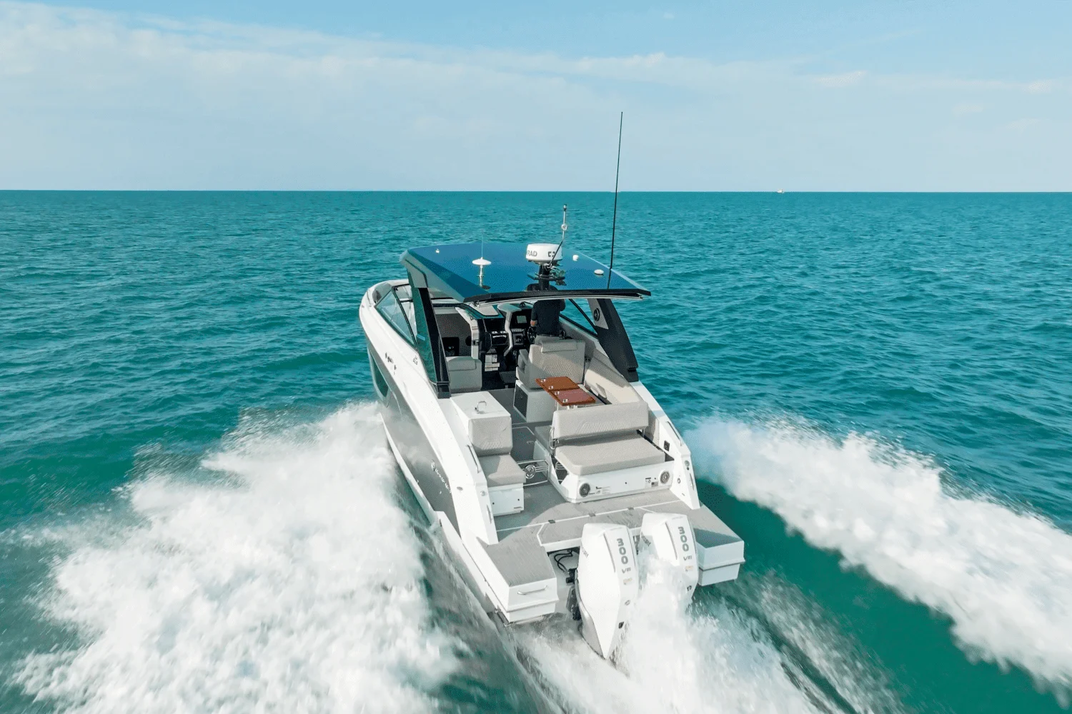 2026 Cruisers Yachts 34 GLS Outboard Image Thumbnail #30