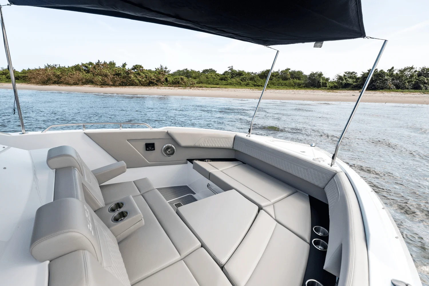 2026 Cruisers Yachts 34 GLS Outboard Image Thumbnail #19