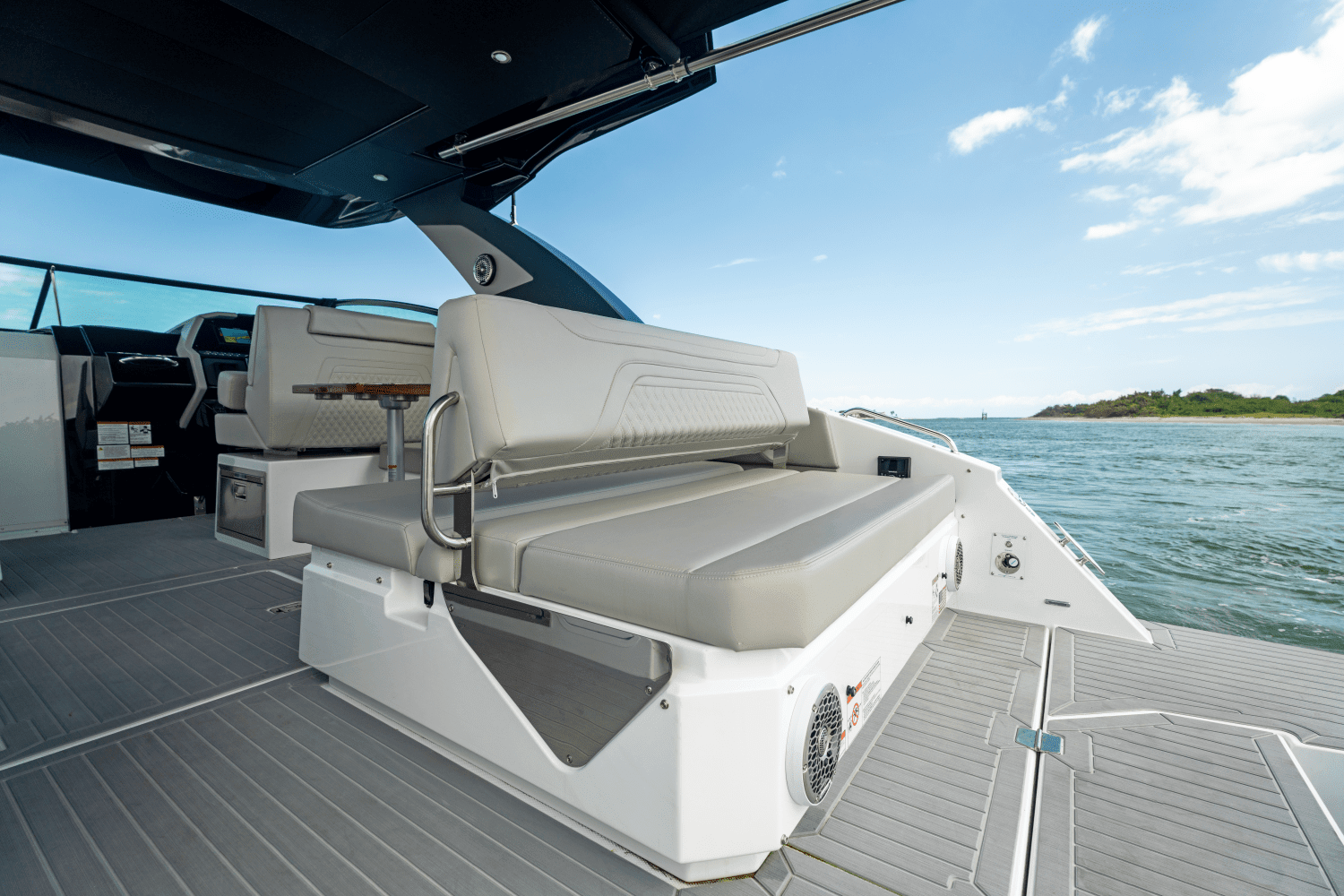 2026 Cruisers Yachts 34 GLS Outboard Image Thumbnail #72