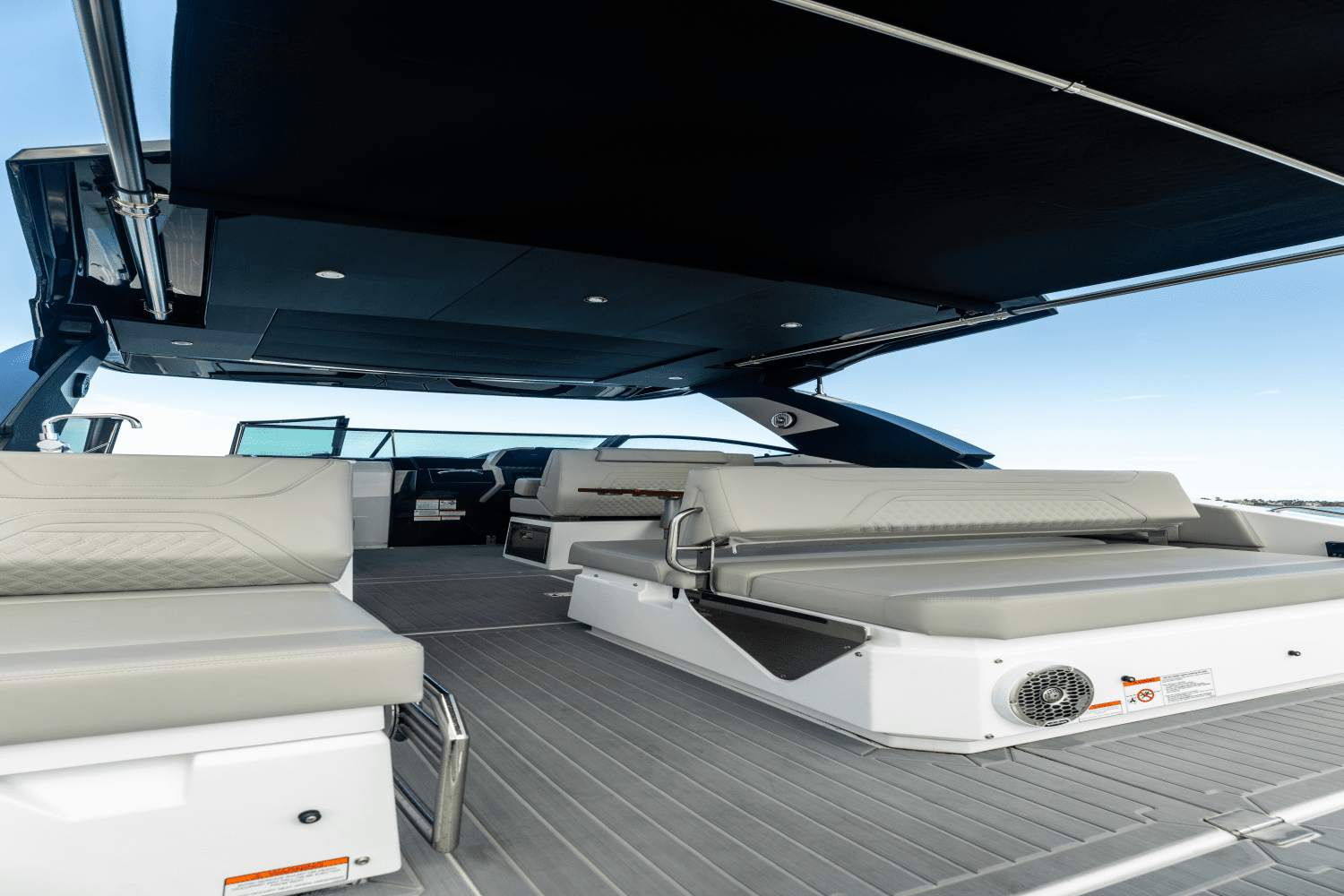 2026 Cruisers Yachts 34 GLS Outboard Image Thumbnail #75