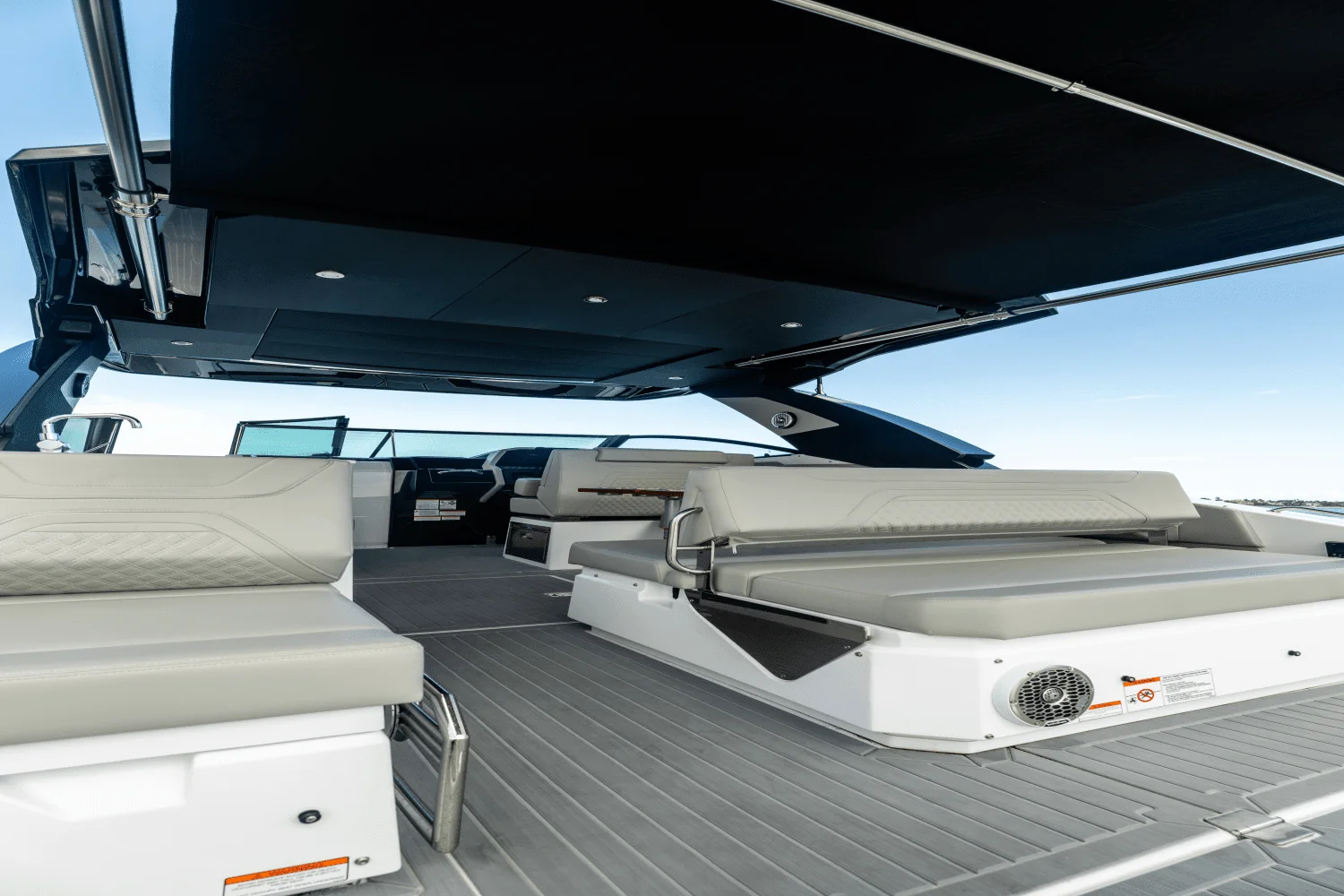 2026 Cruisers Yachts 34 GLS Outboard Image Thumbnail #75