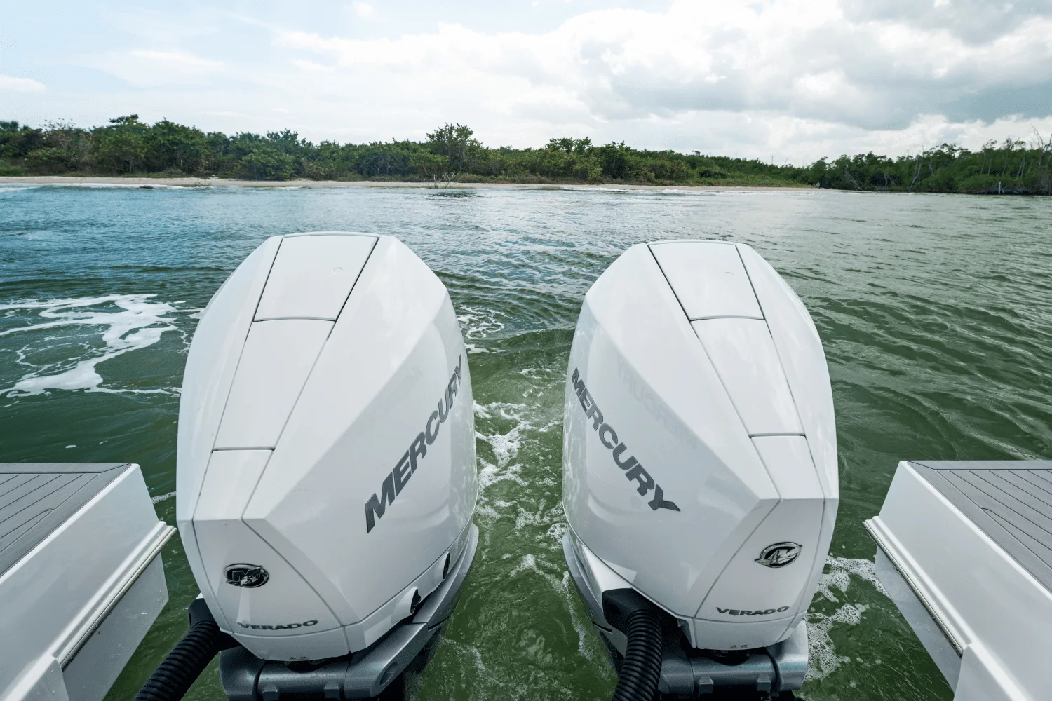 2026 Cruisers Yachts 34 GLS Outboard Image Thumbnail #71