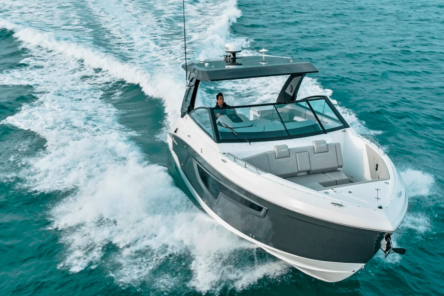 2026 Cruisers Yachts 34 GLS Outboard Image Thumbnail #51