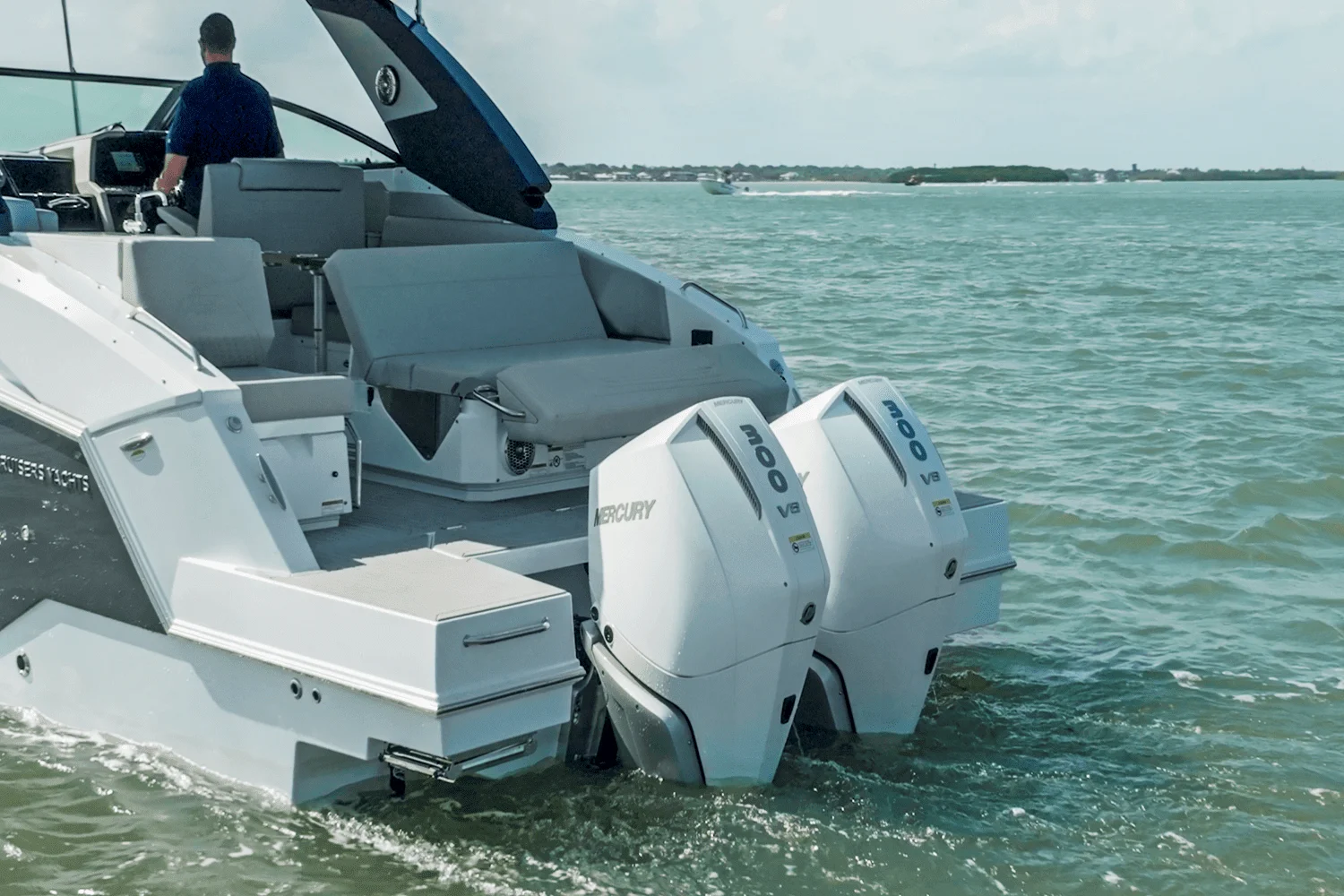 2026 Cruisers Yachts 34 GLS Outboard Image Thumbnail #26