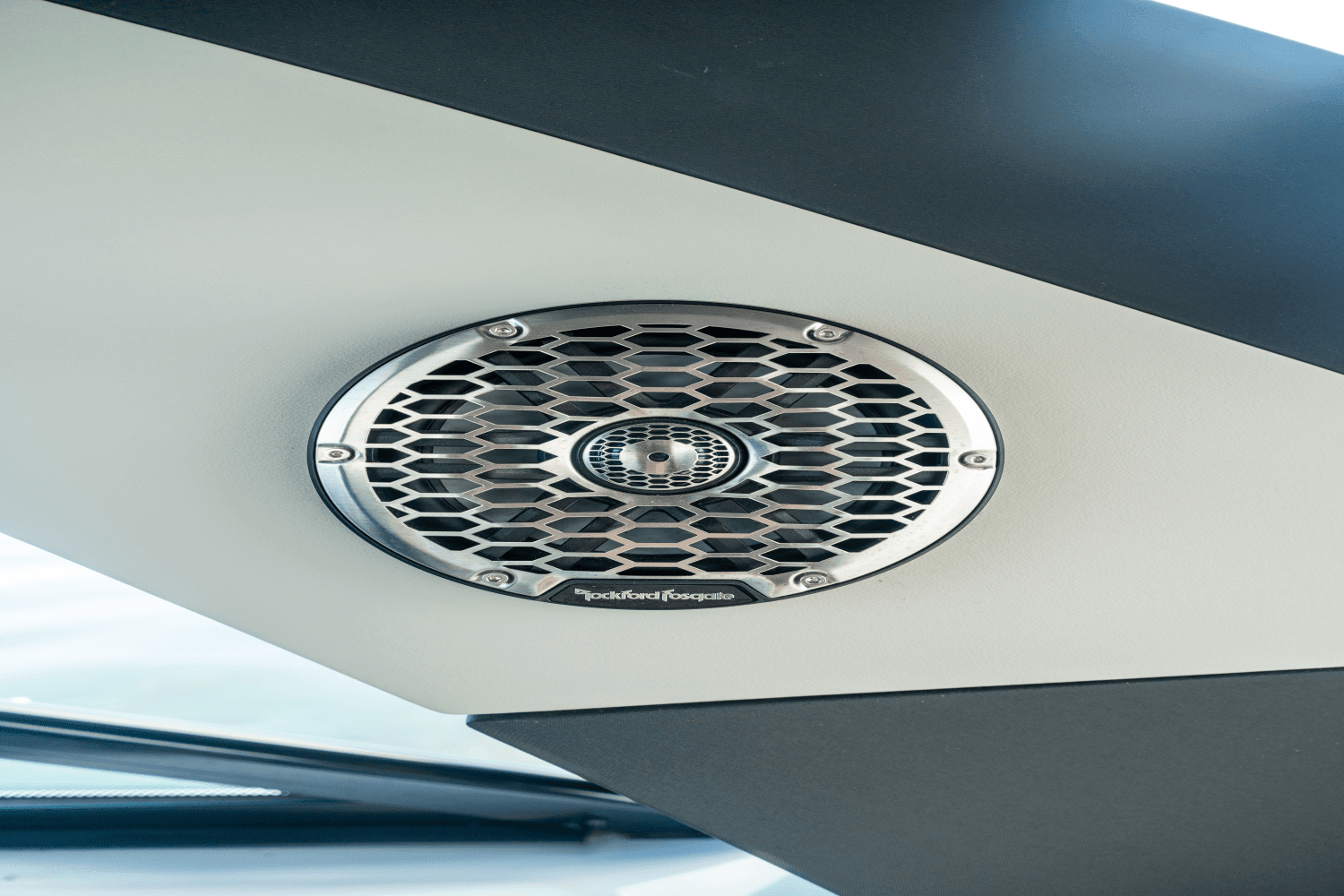 2026 Cruisers Yachts 34 GLS Outboard Image Thumbnail #80