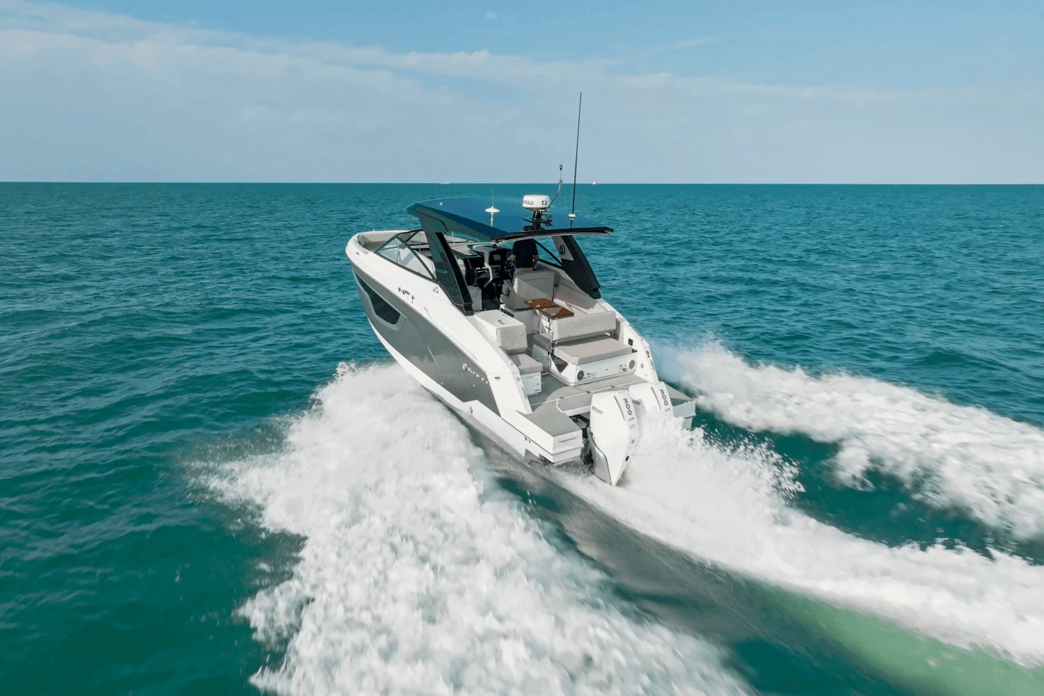 2026 Cruisers Yachts 34 GLS Outboard Image Thumbnail #28