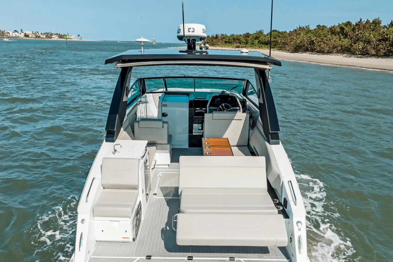 2026 Cruisers Yachts 34 GLS Outboard Image Thumbnail #42