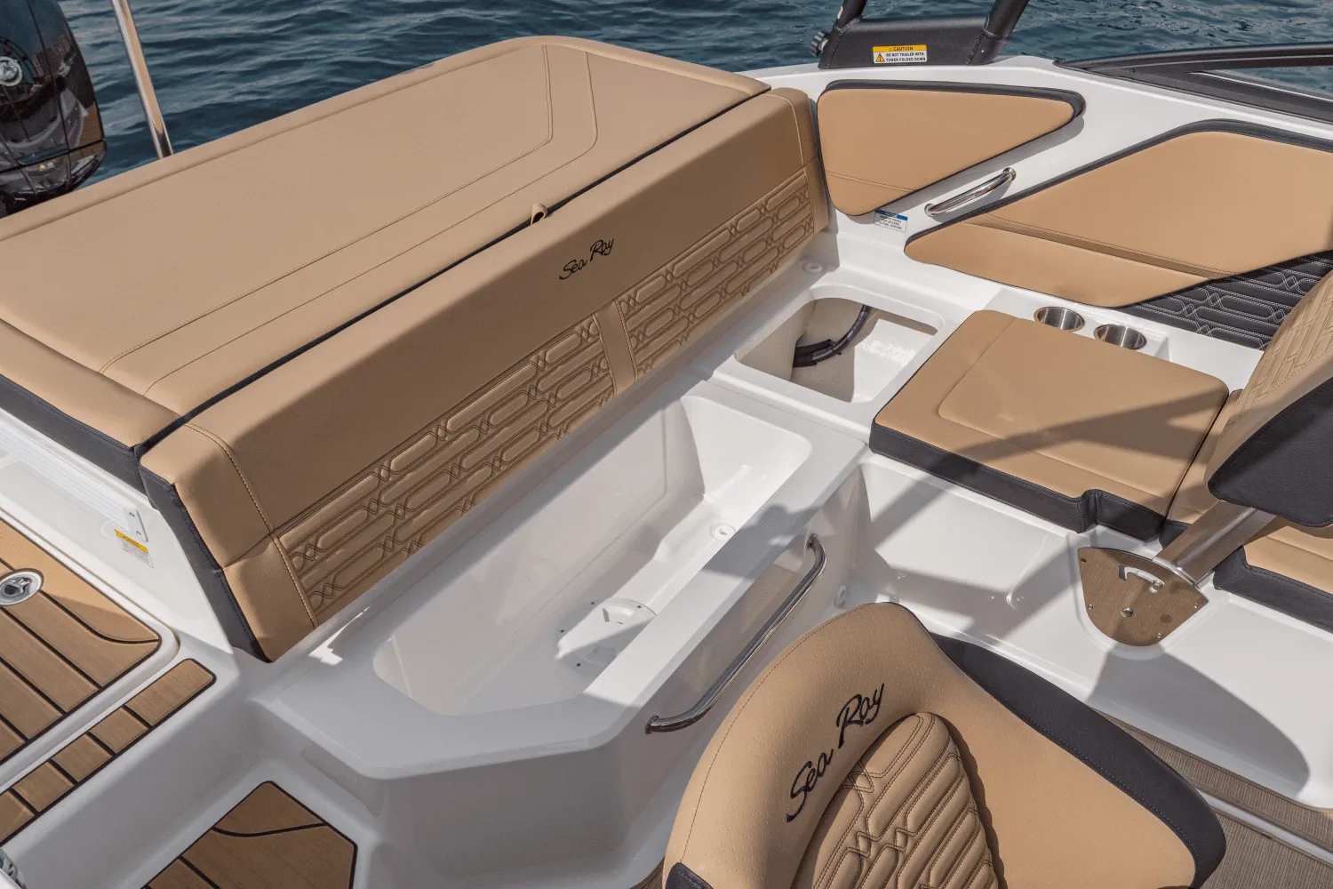 2026 Sea Ray SPX 190 Outboard Image Thumbnail #21