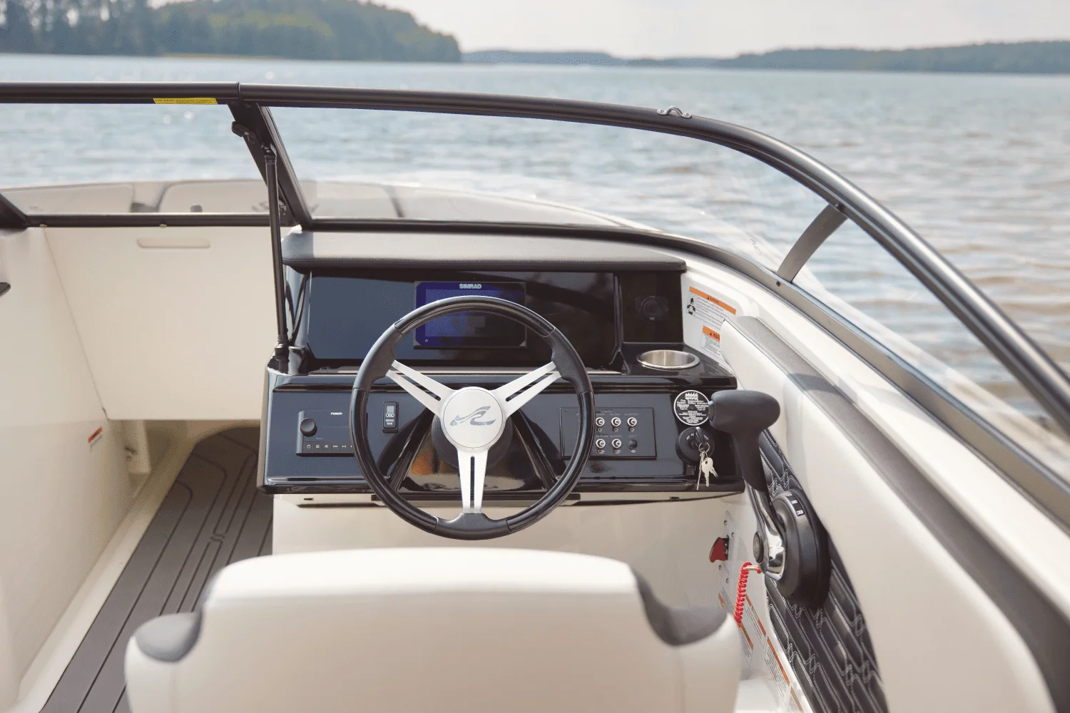 2026 Sea Ray SPX 190 Outboard Image Thumbnail #32