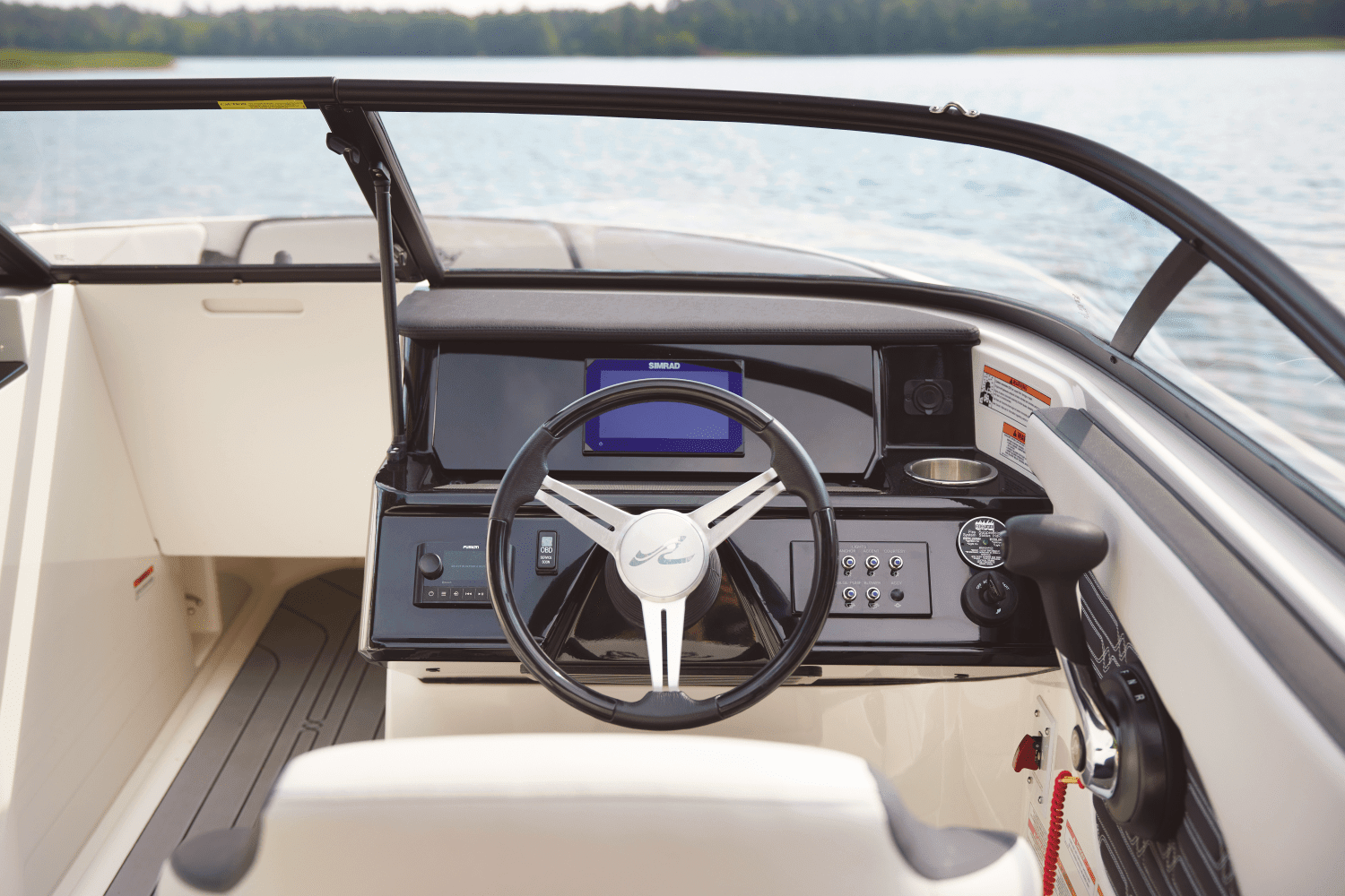 2025 Sea Ray SPX 190 Outboard Image Thumbnail #34