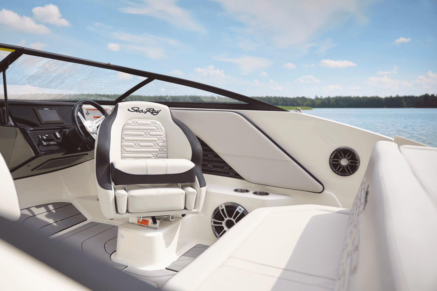 2025 Sea Ray SPX 190 Outboard Image Thumbnail #38