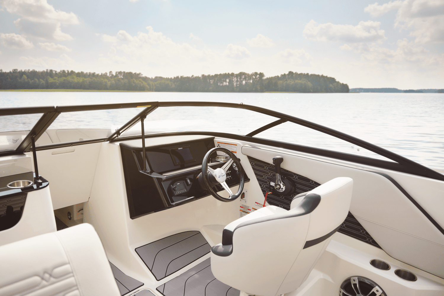 2025 Sea Ray SPX 190 Outboard Image Thumbnail #35