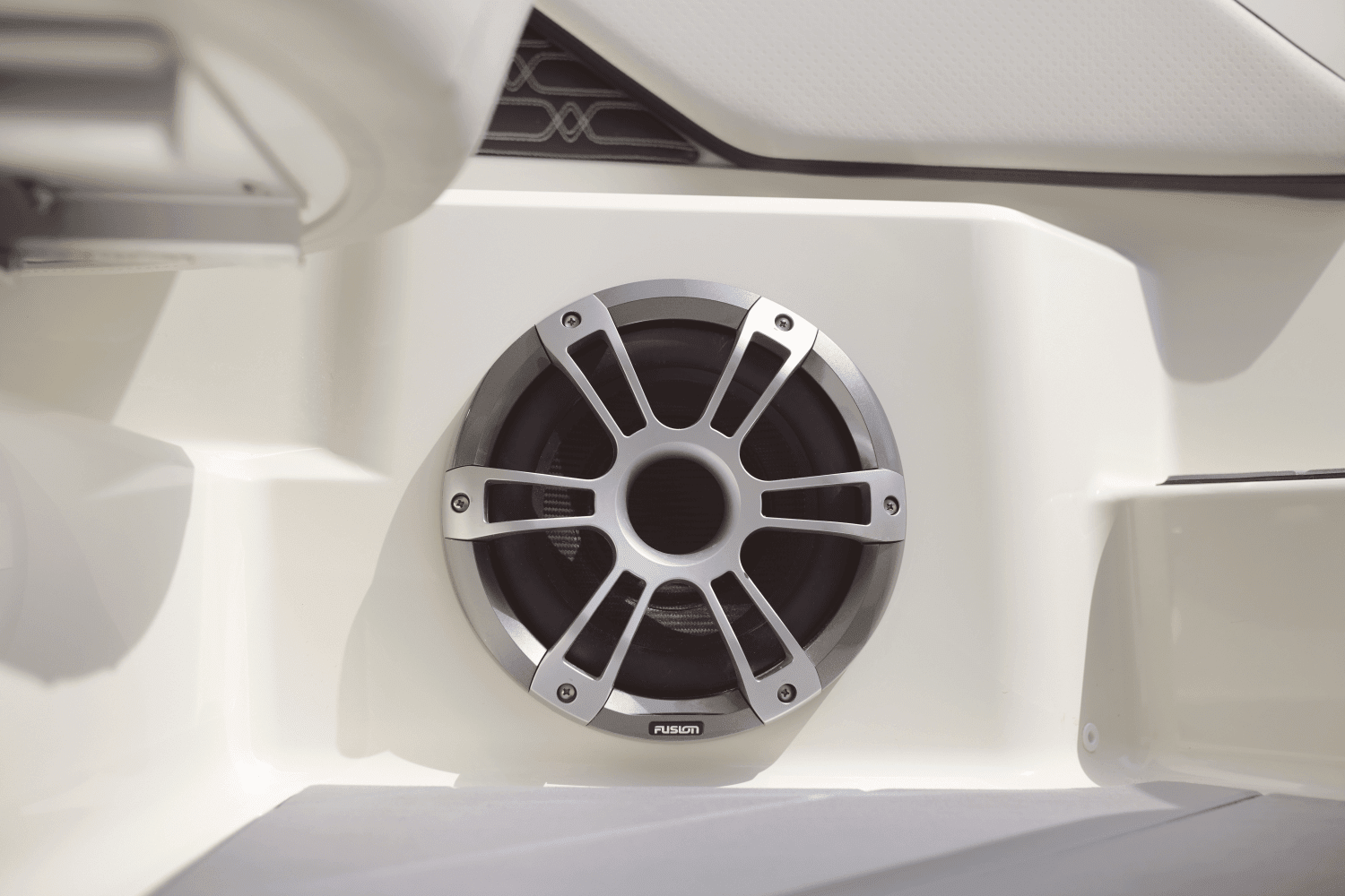 2025 Sea Ray SPX 190 Outboard Image Thumbnail #28