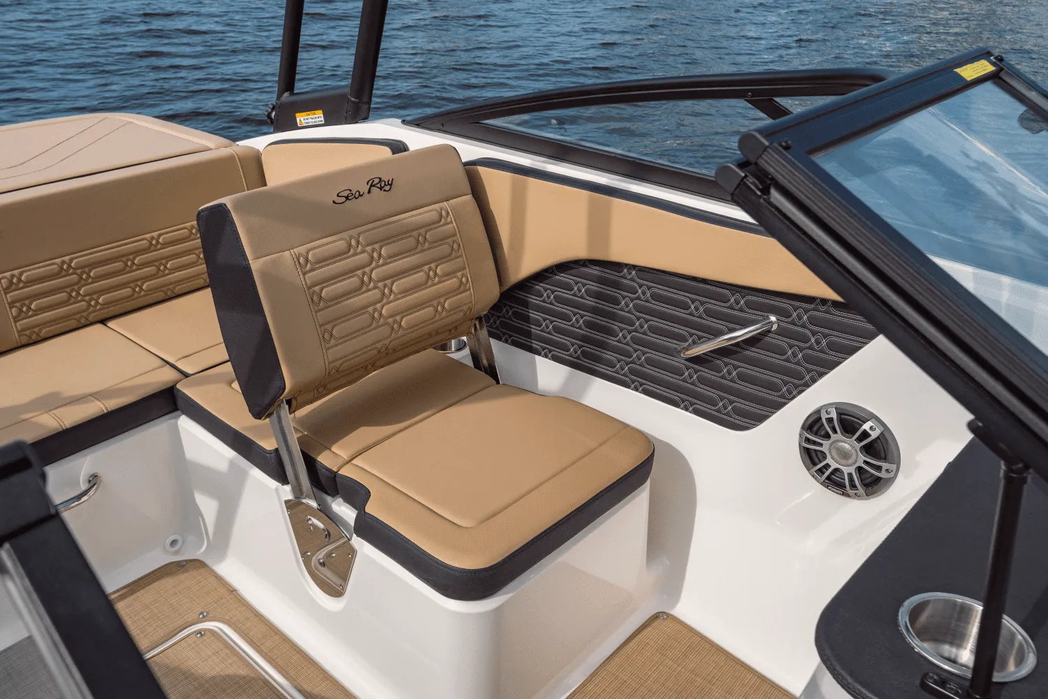 2026 Sea Ray SPX 190 Outboard Image Thumbnail #42
