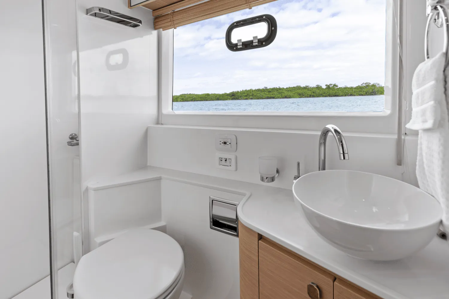 2025 Aquila
                                                             50 Yacht Image Thumbnail #74