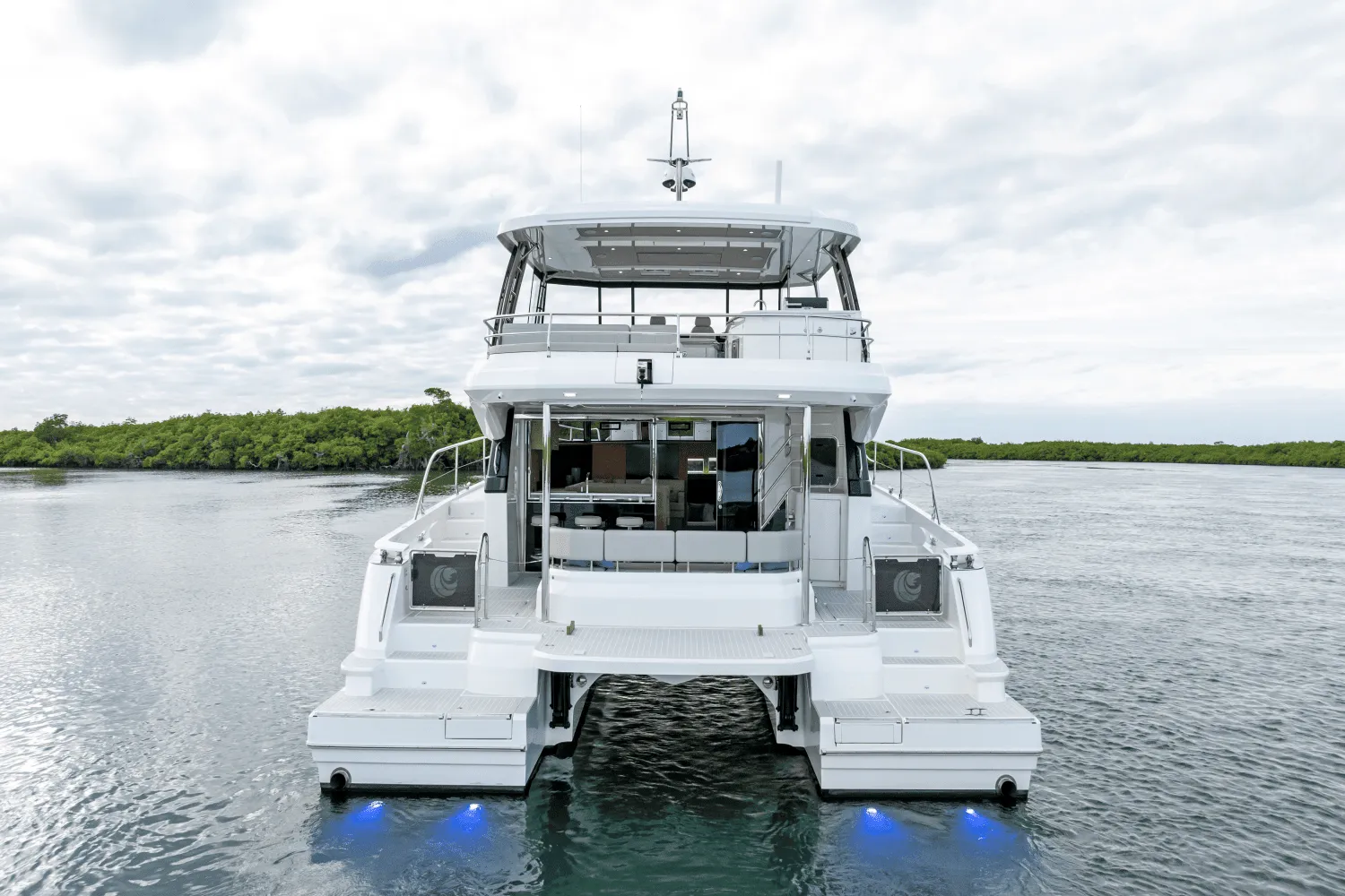 2025 Aquila
                                                             50 Yacht Image Thumbnail #5