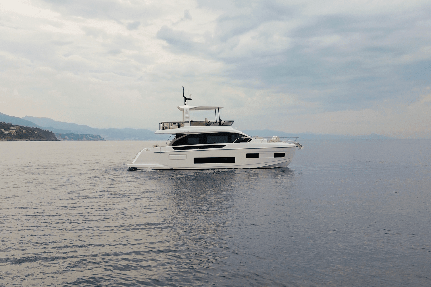 2025 Azimut
                                                             Fly 62 Image Thumbnail #0