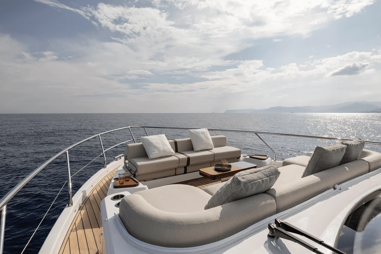 2026 Azimut Fly 62 Image Thumbnail #11