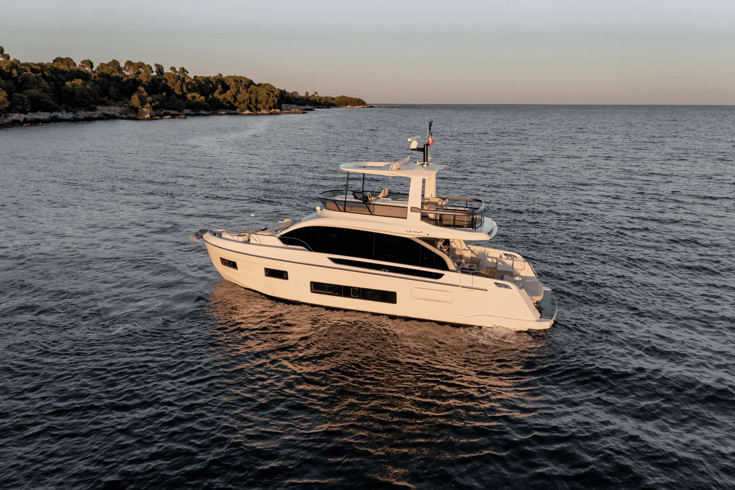 2026 Azimut Fly 62 Image Thumbnail #2