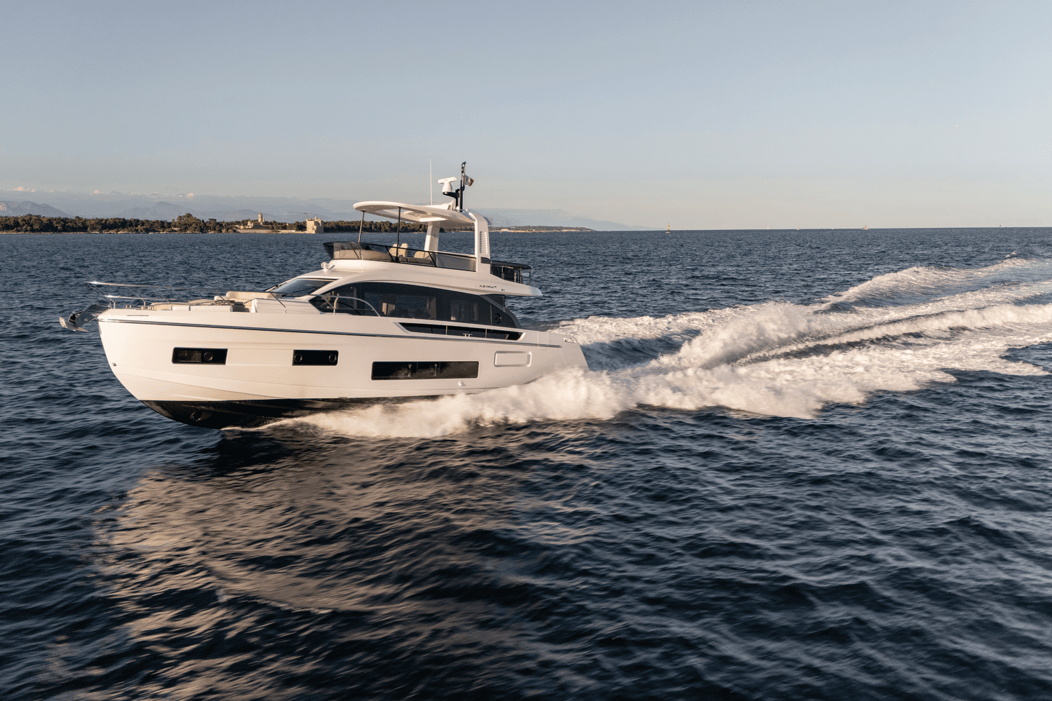 2025 Azimut
                                                             Fly 62 Image Thumbnail #2