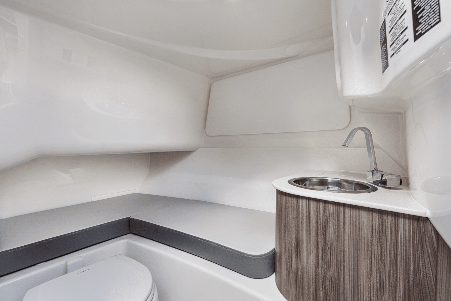 2025 Sea Ray 250 SDX Image Thumbnail #91