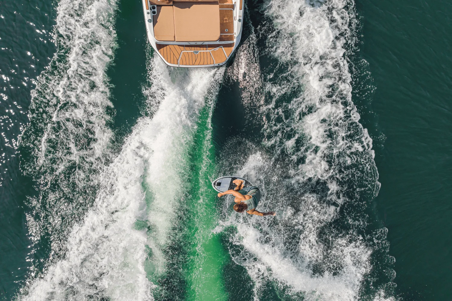 2026 Sea Ray SDX 250 Surf Image Thumbnail #9