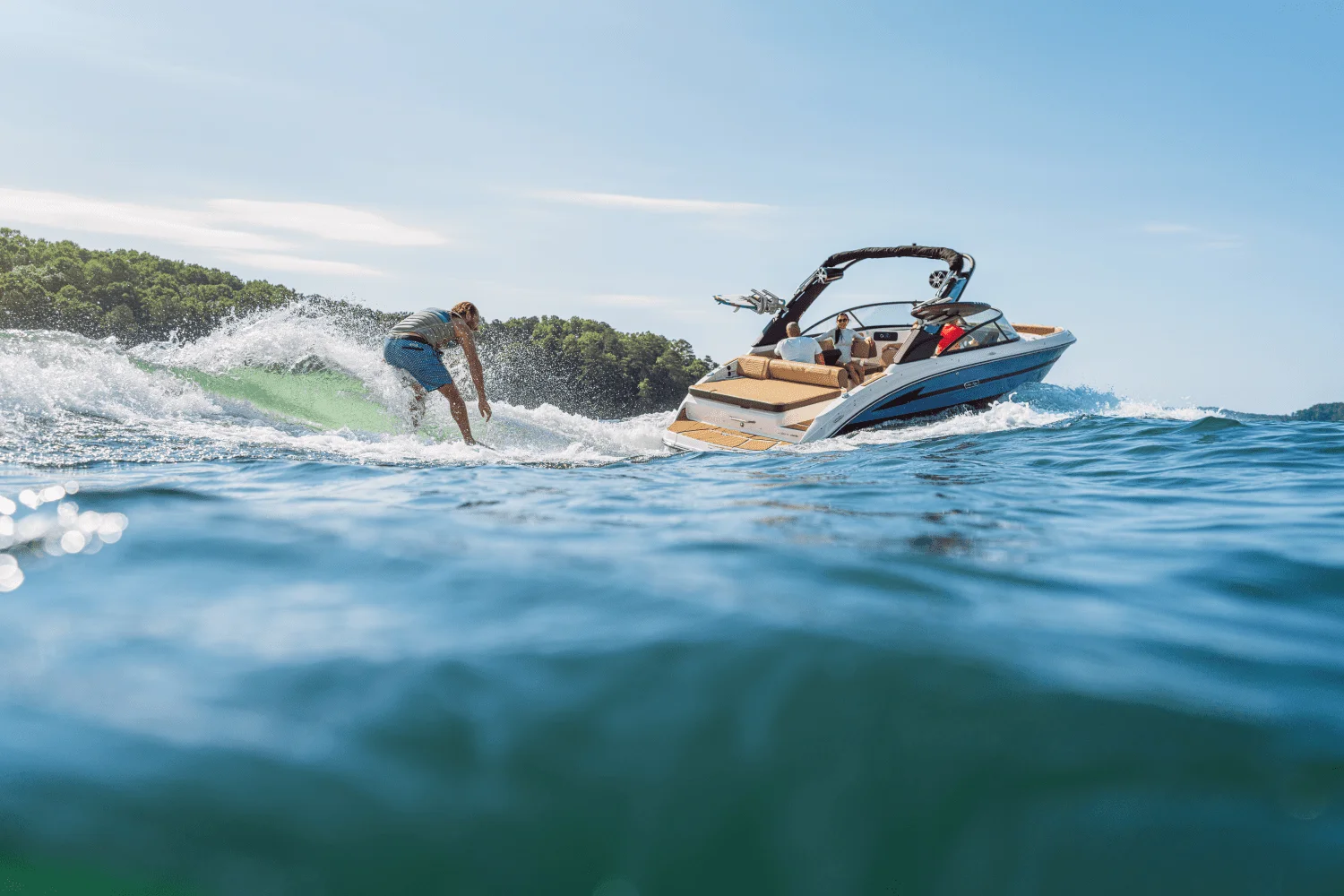 2026 Sea Ray SDX 250 Surf Image Thumbnail #4