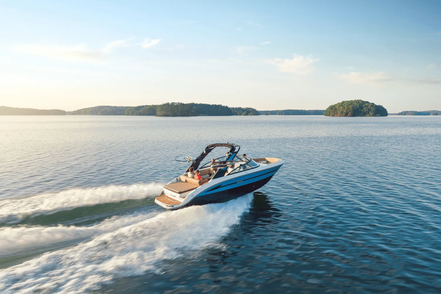 2026 Sea Ray SDX 250 Surf Image Thumbnail #2