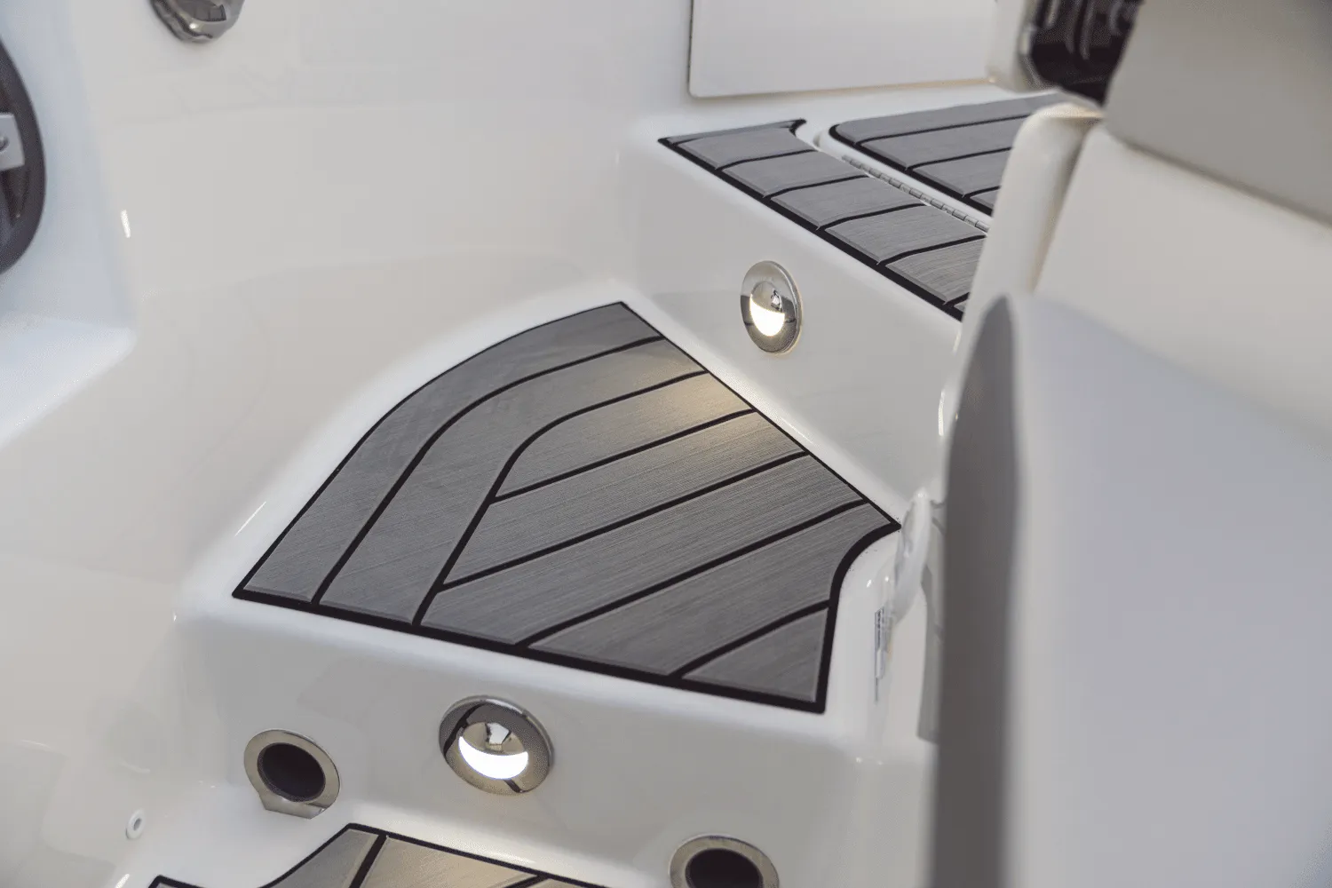2026 Sea Ray SDX 250 Outboard Image Thumbnail #14
