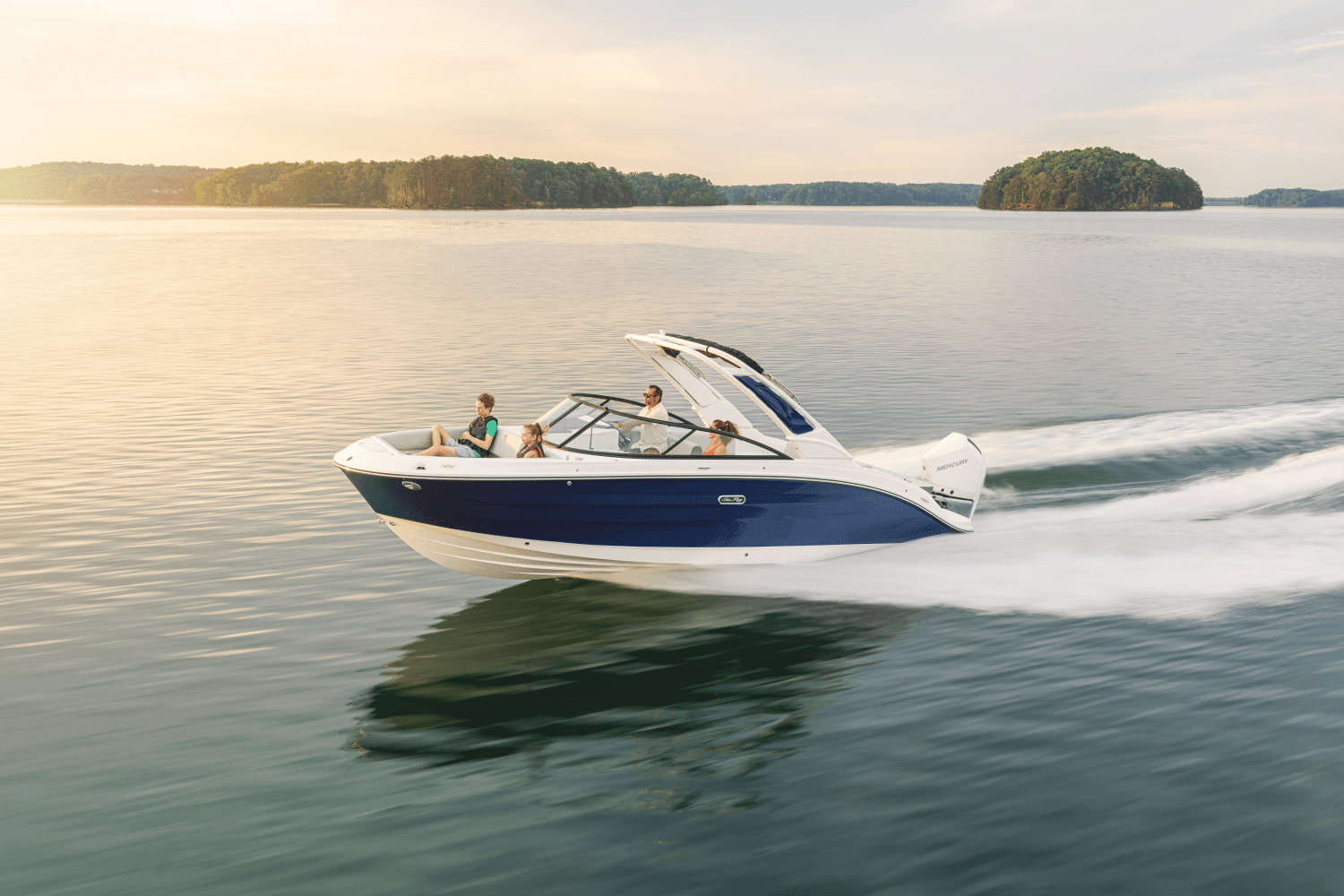 2025 Sea Ray SDX 250 Outboard