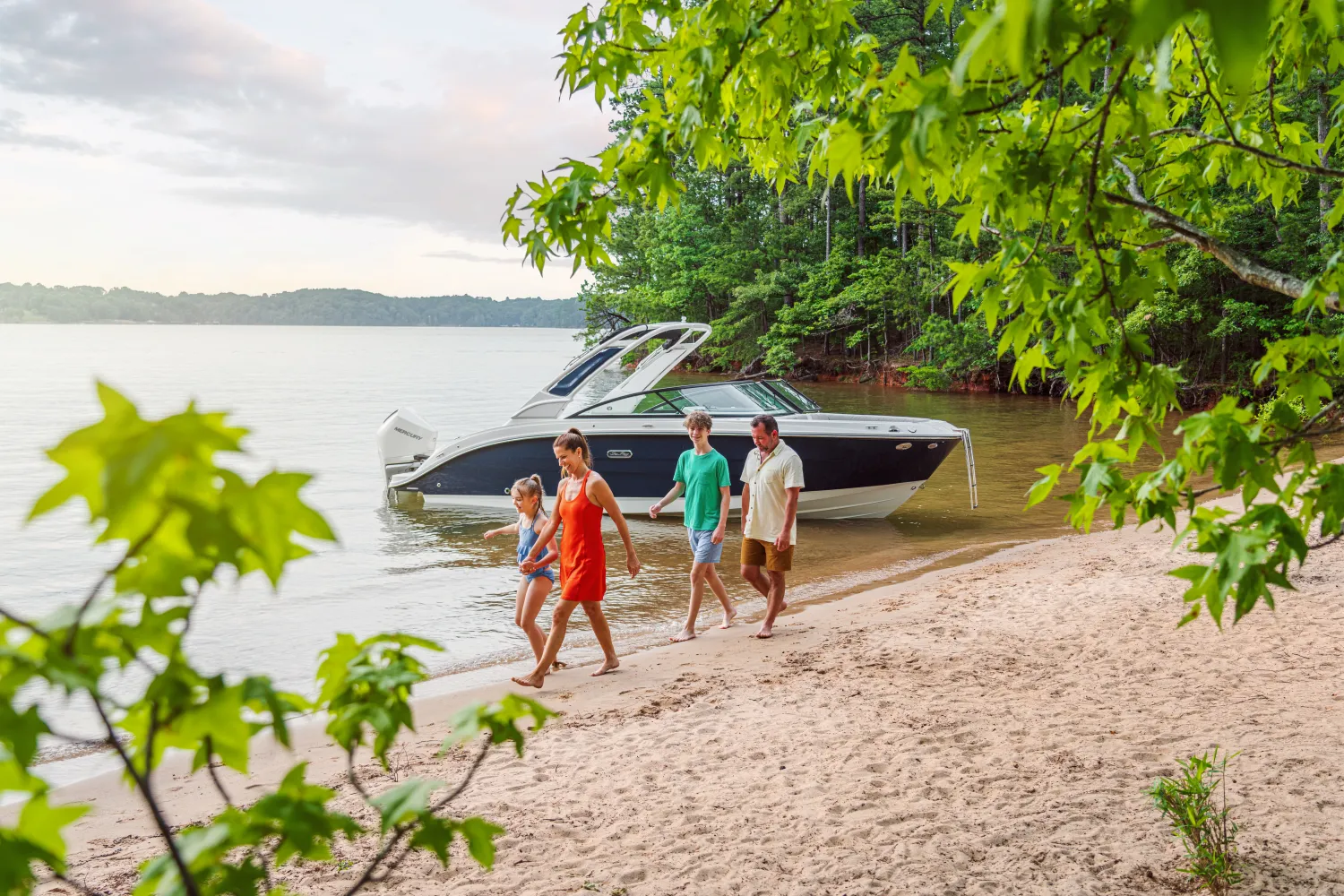 2026 Sea Ray SDX 250 Outboard Image Thumbnail #33