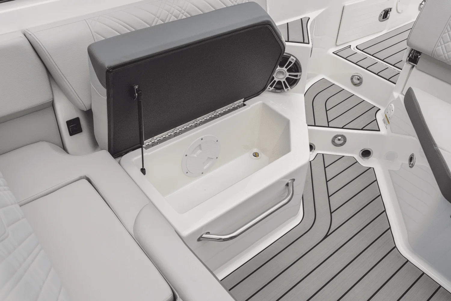 2026 Sea Ray SDX 250 Outboard Image Thumbnail #50