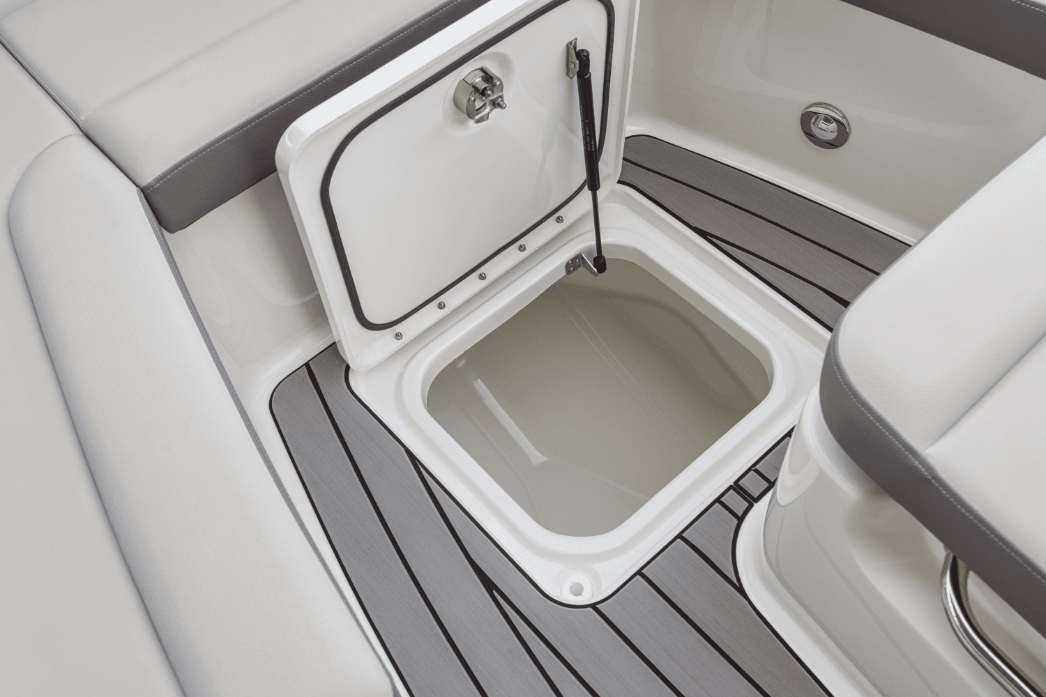 2025 Sea Ray SDX 270 Outboard Image Thumbnail #61