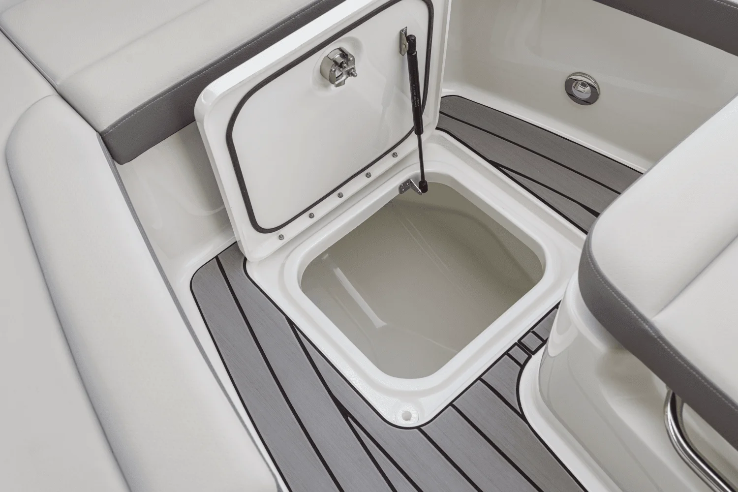 2025 Sea Ray SDX 270 Outboard Image Thumbnail #58