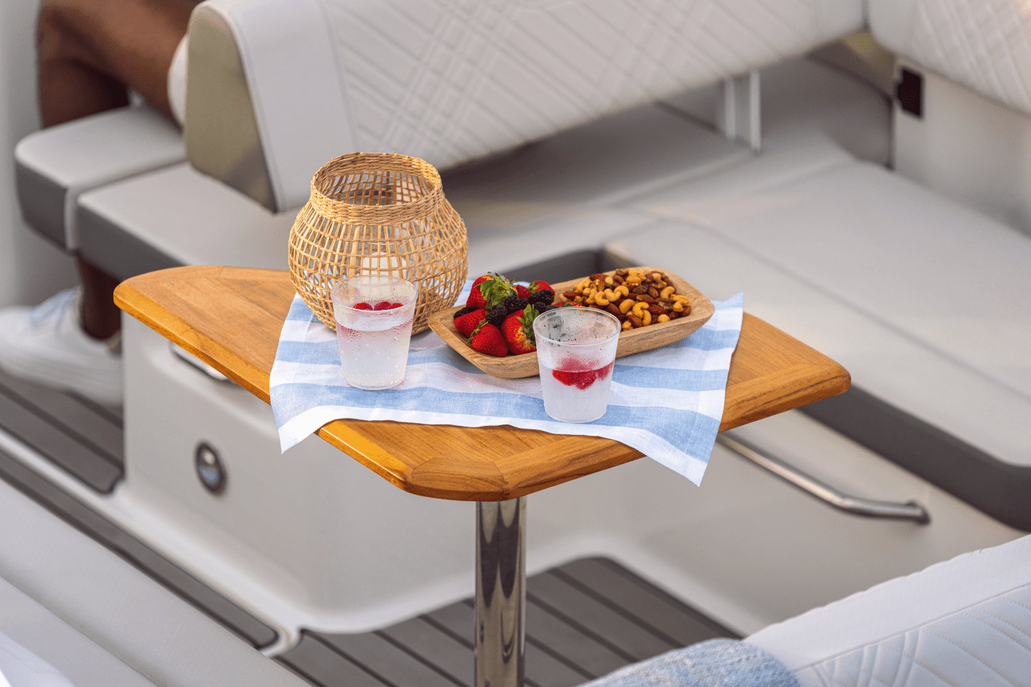 2025 Sea Ray SDX 270 Outboard Image Thumbnail #67