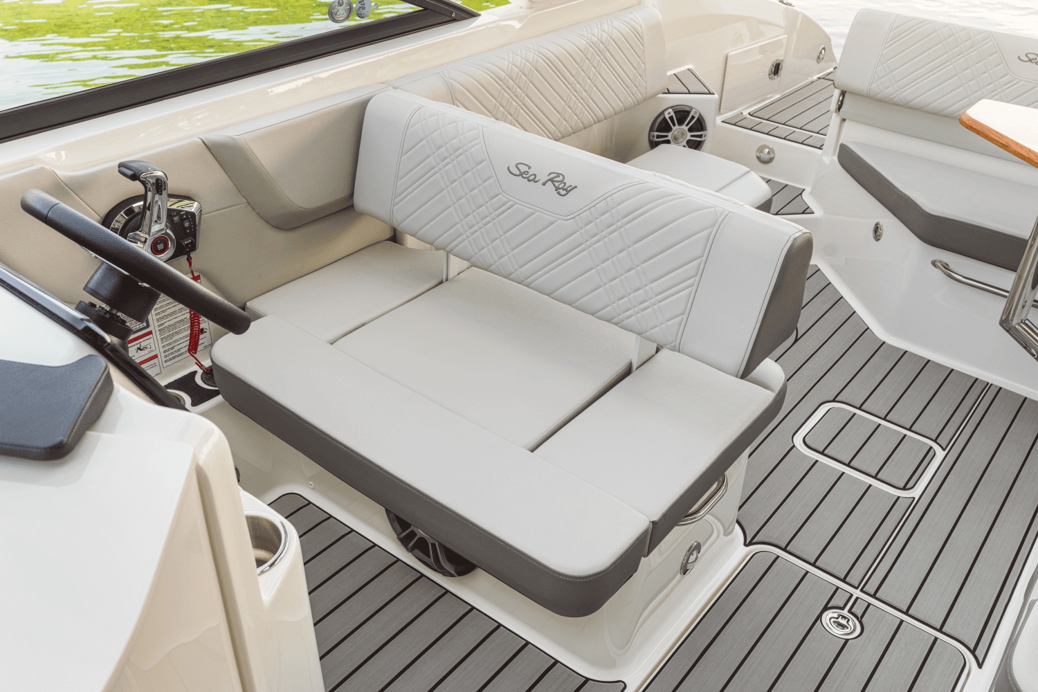 2025 Sea Ray SDX 270 Outboard Image Thumbnail #74