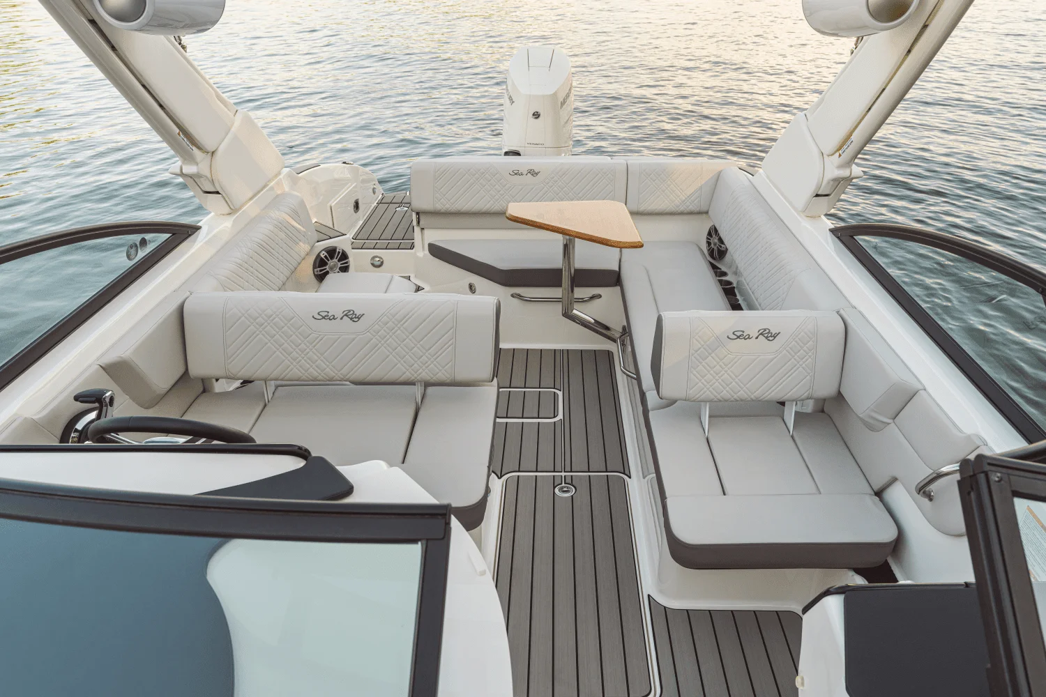 2026 Sea Ray SDX 270 Outboard Image Thumbnail #16