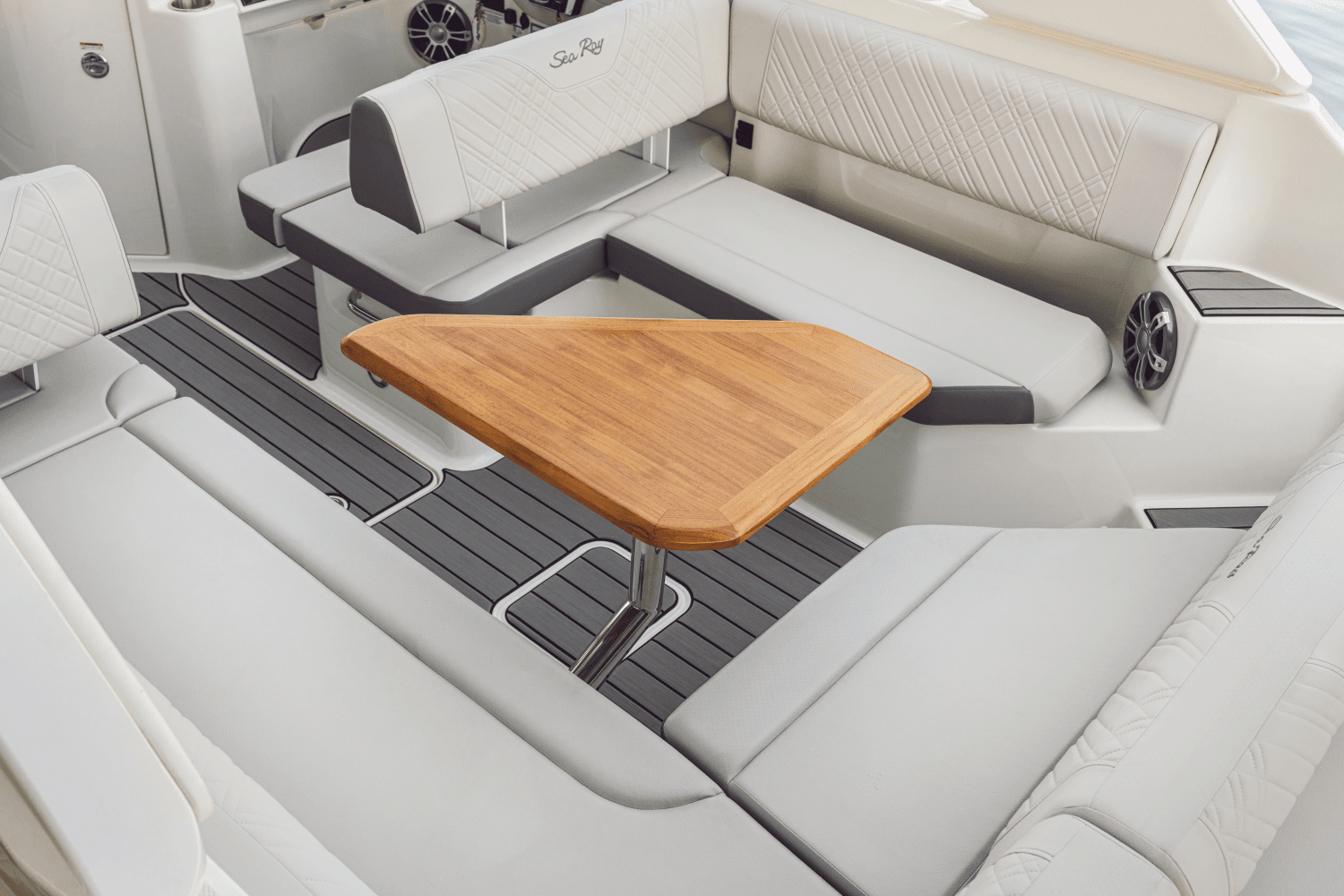 2025 Sea Ray SDX 270 Outboard Image Thumbnail #65