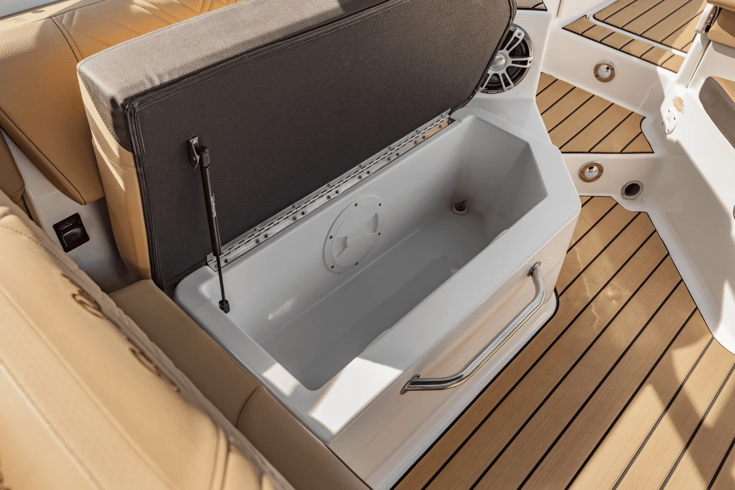 2026 Sea Ray SDX 270 Outboard Image Thumbnail #48