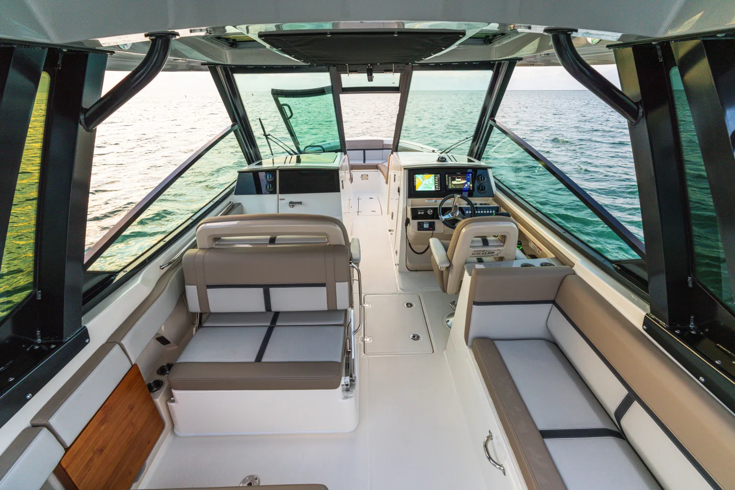 2026 Boston Whaler 330 Vantage Image Thumbnail #33
