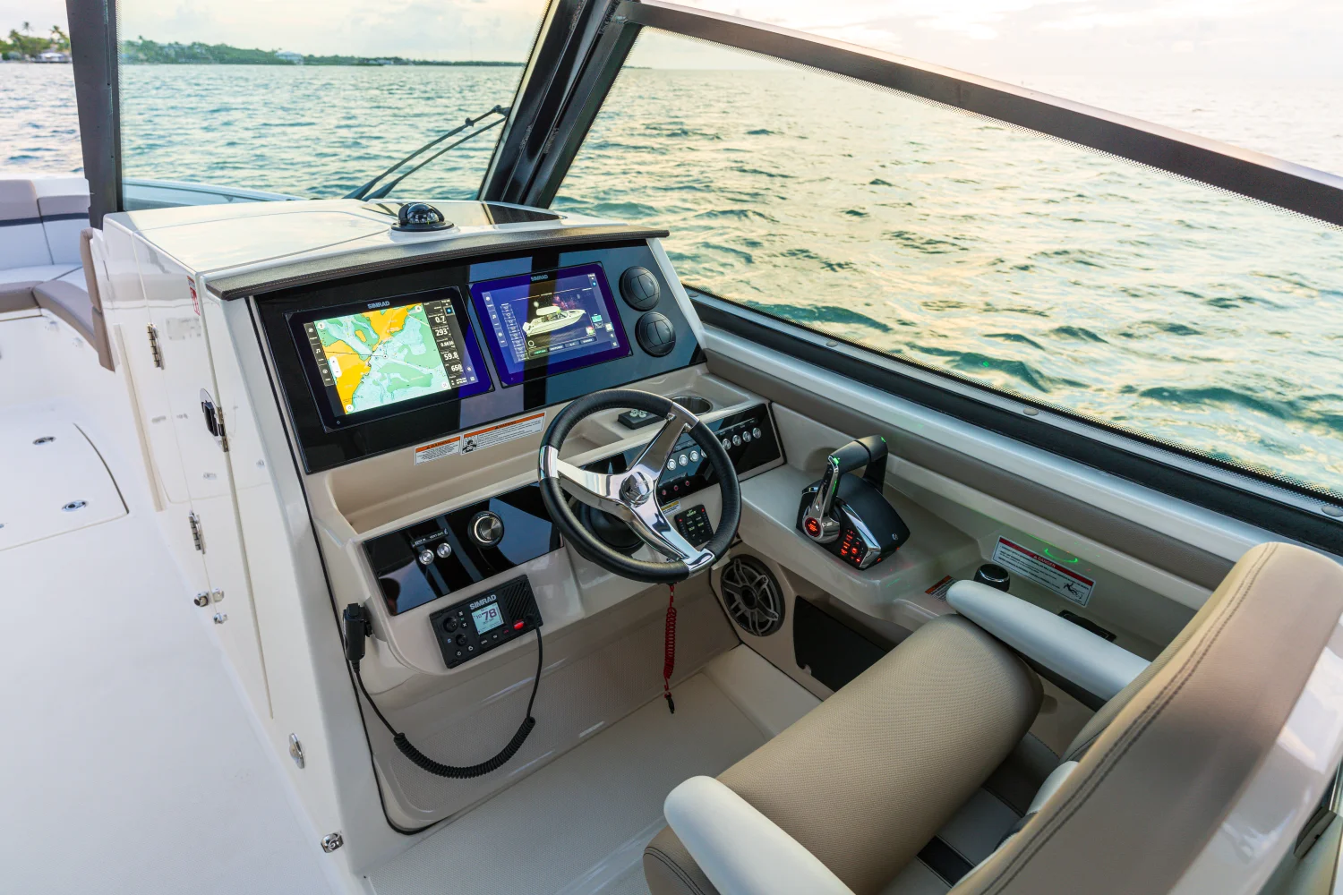 2026 Boston Whaler 330 Vantage Image Thumbnail #24