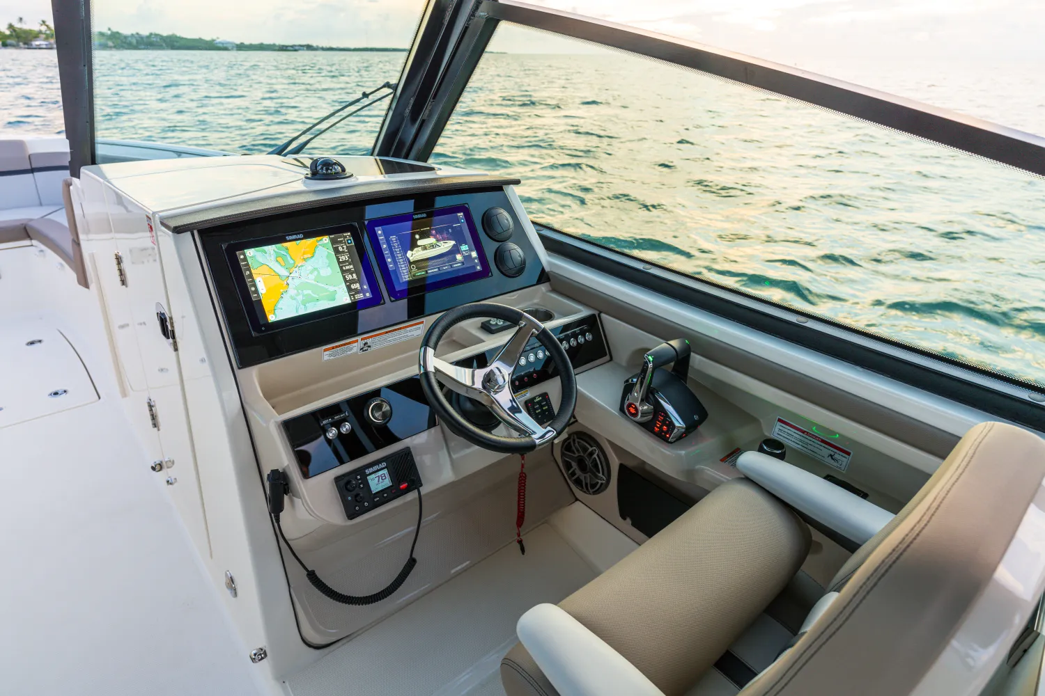 2026 Boston Whaler 330 Vantage Image Thumbnail #24