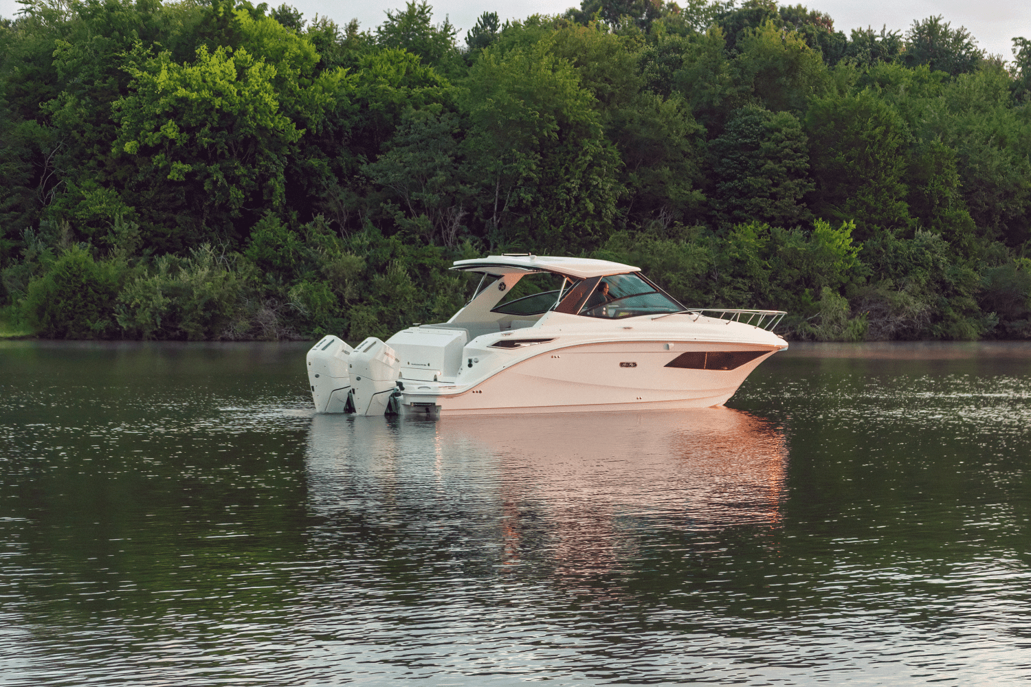 2025 Sea Ray Sundancer 320 Outboard Image Thumbnail #3