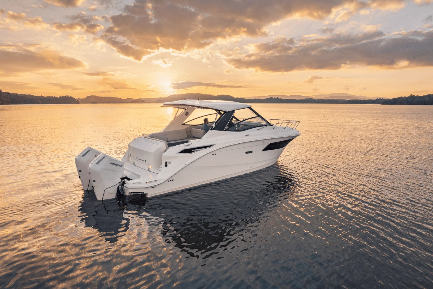 2026 Sea Ray Sundancer 320 Outboard Image Thumbnail #2