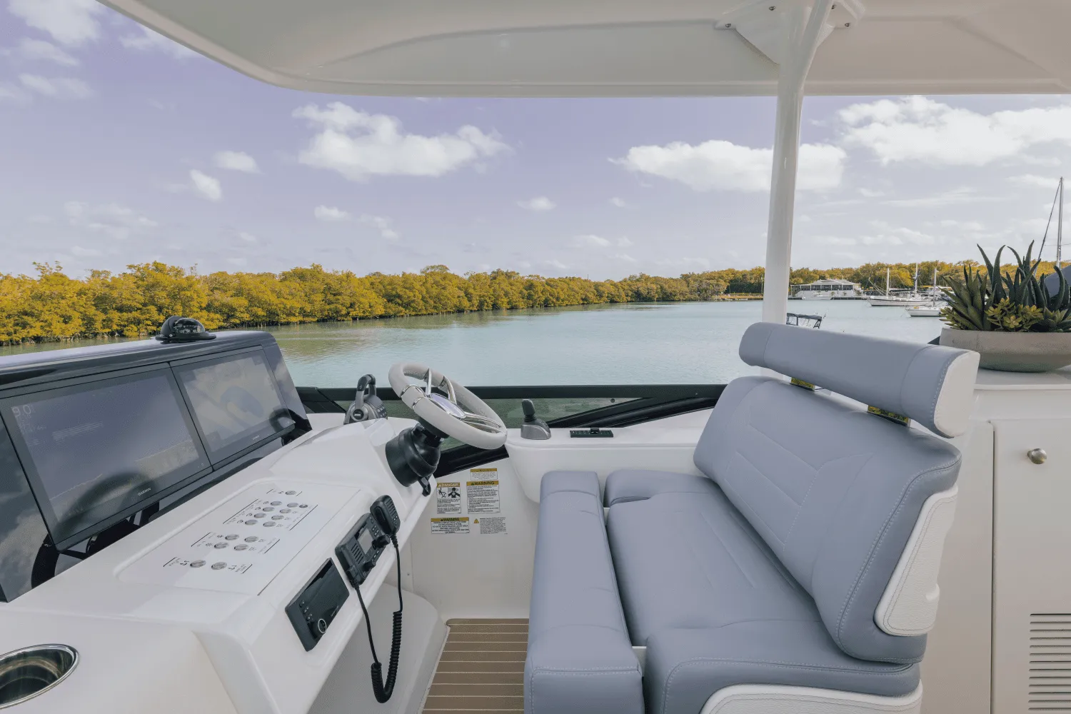 2025 Cruisers Yachts 57 FLY Image Thumbnail #49