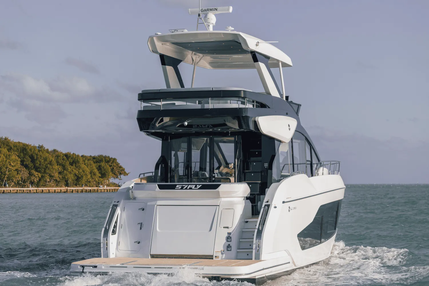2025 Cruisers Yachts 57 FLY Image Thumbnail #30