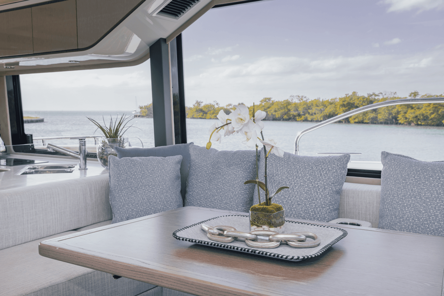 2026 Cruisers Yachts 57 FLY Image Thumbnail #62