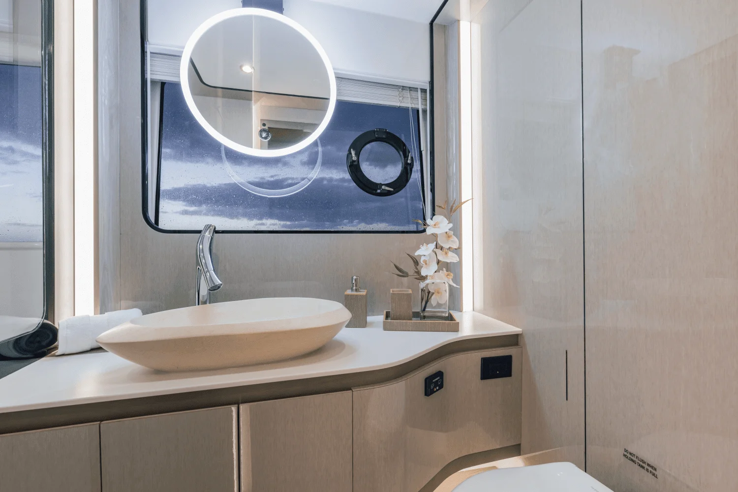 2026 Cruisers Yachts 57 FLY Image Thumbnail #88